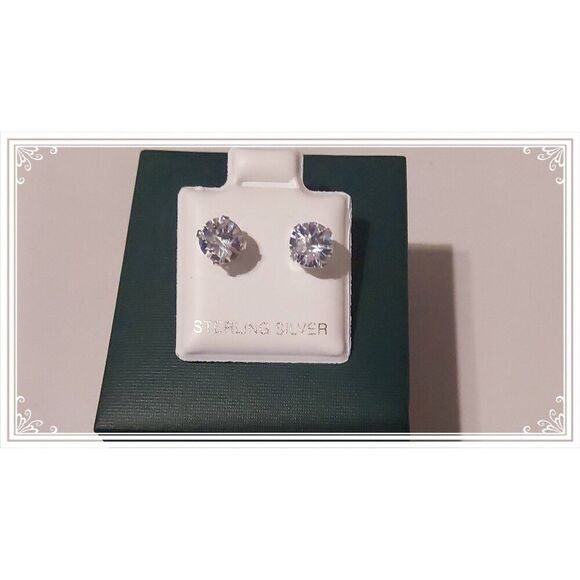 Sparkling 1 Carat Briolette Cut Sim Diamond Stud Earrings .925 - Picture 1 of 3